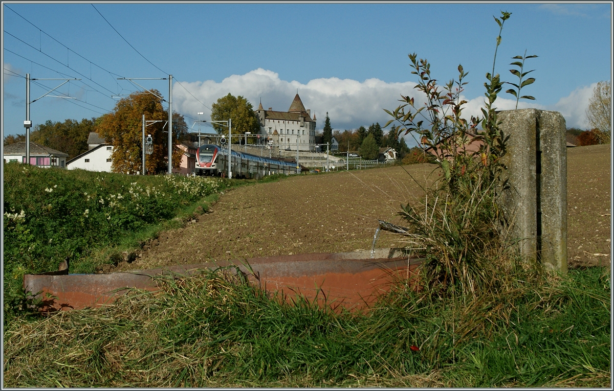 Der SBB RABe 511 114 auf seiner Fahrt von Romont nach Genve in Oron.
30. Okt. 2013