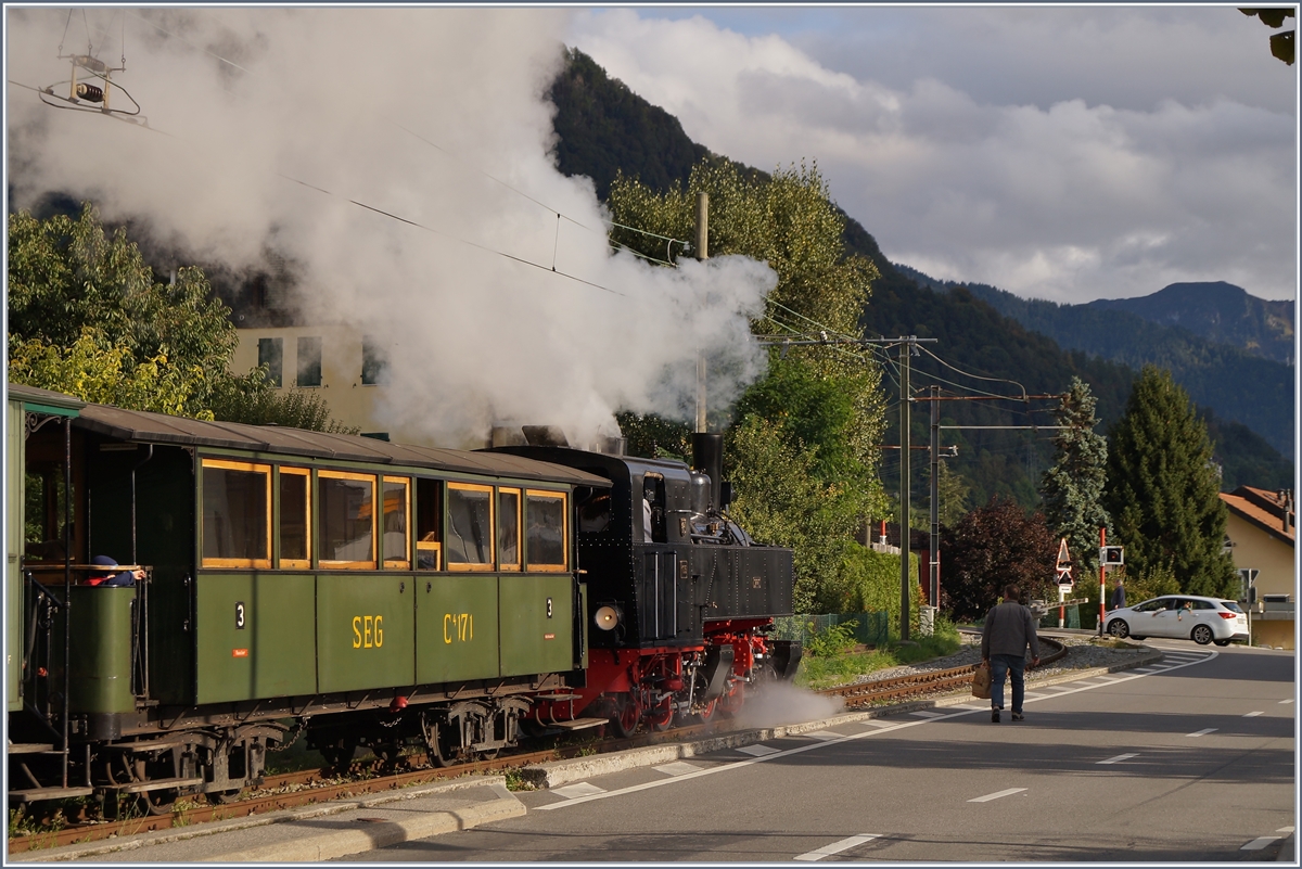 Der SEG C4 171 und die G 2x 2/2 1054 verbreiten Süddeutsche Nebenbahnschmalspurromantik bei der Blonay Chamby Bahn.

5. Okt. 2019