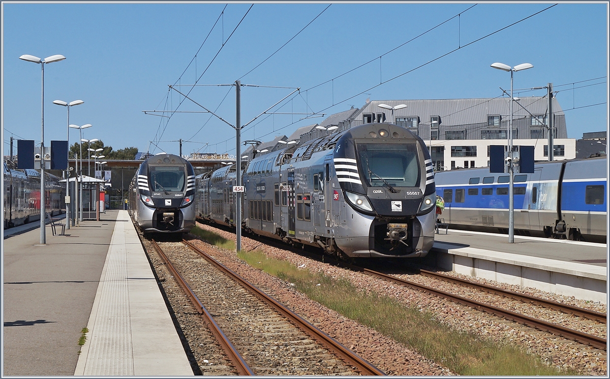 Der SNCF  Z 55557 (Region 2N (PHD) wartet in Saint-Malo als TER 854374 BreizhGo auf die Abfahrt nach Rennes. 

5. Mai 2019 