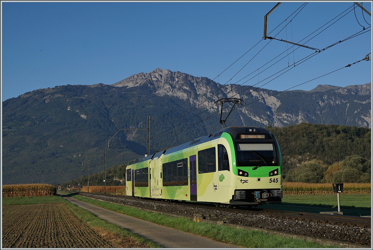 Der TPC Beh 2/6 545 verlässt Villy in Richtung Monthey-Ville.

11. Okt. 2021