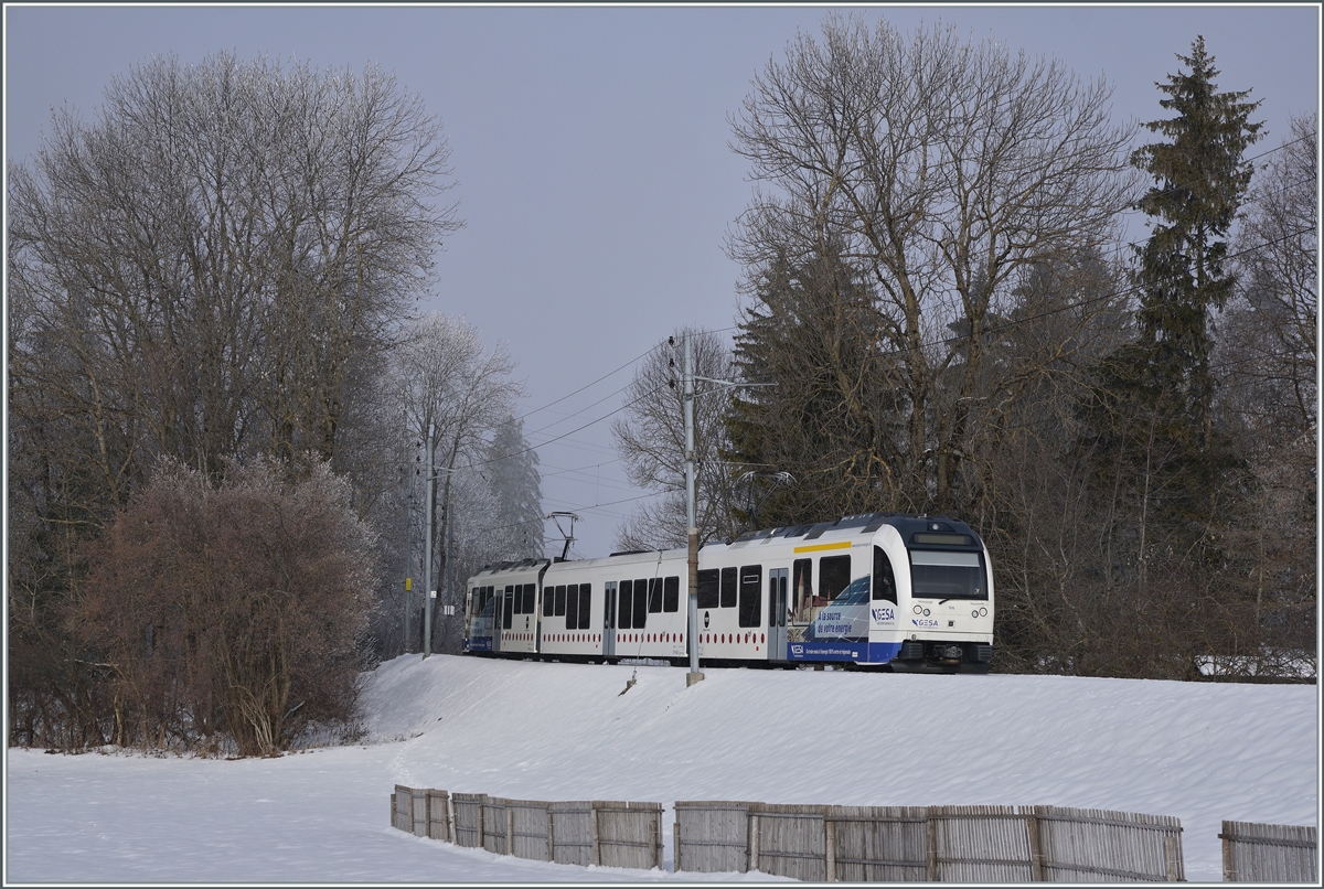 Der TPF SURF Be 2/4 - B - ABe 2/4 106 ist bei Semsales auf dem Weg nach Palézieux. 

22. Dez. 2022