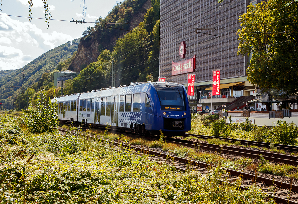 Der vlexx 622 934 ein Dieseltriebwagen vom Typ Alstom Coradia LINT 54 fährt am 02.09.2020, als RE 17 (Kaiserslautern - Bad Kreuznach – Bingen – Koblenz Hbf), durch Koblenz-Oberwerth und erreicht bald den Zielbahnhof Koblenz Hbf. 

Rechts die Koblenzer Brauerei (früher Königsbacher Brauerei).
