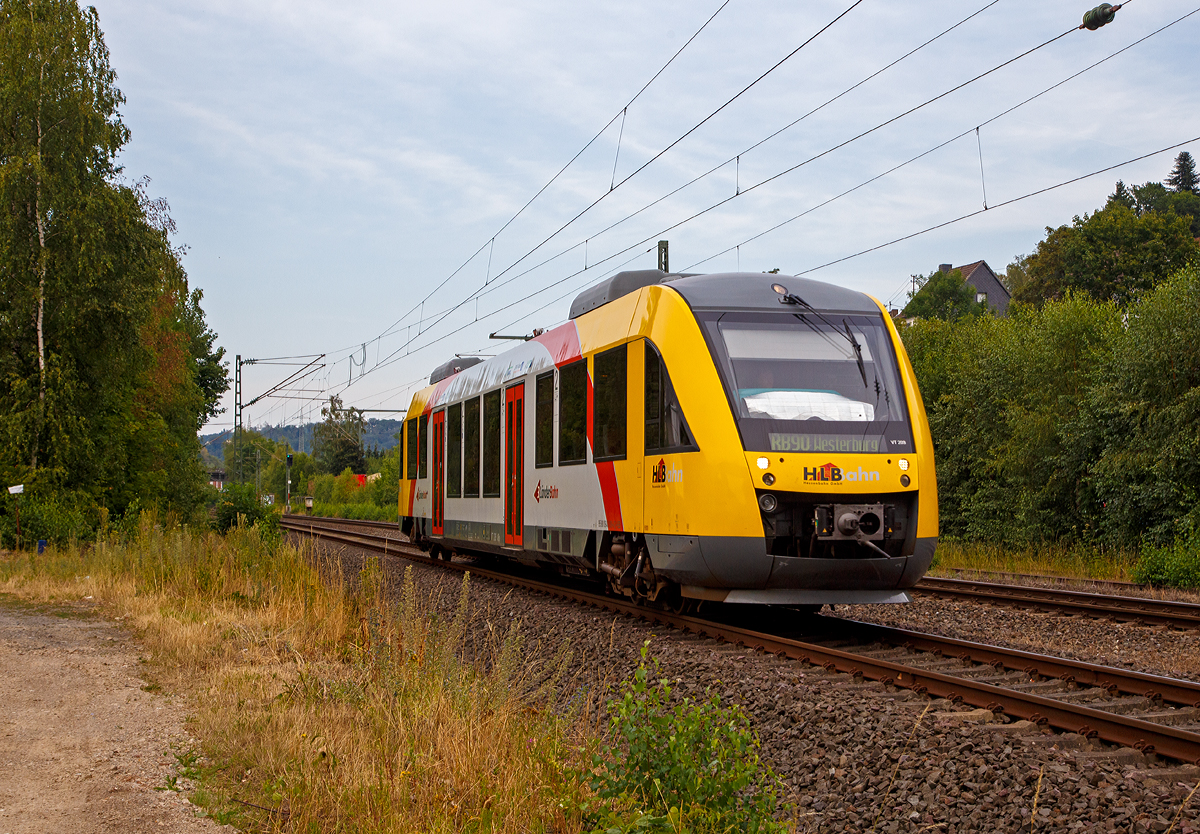 
Der VT 209 ABp (95 80 0640 109-4 D-HEB) ein Alstom Coradia LINT 27 der HLB (Hessische Landesbahn) erreicht am 26.072019, als RB 90  Westerwald-Sieg-Bahn  (Siegen - Au/Sieg - Altenkirchen - Westerburg), den Bf Eiserfeld.