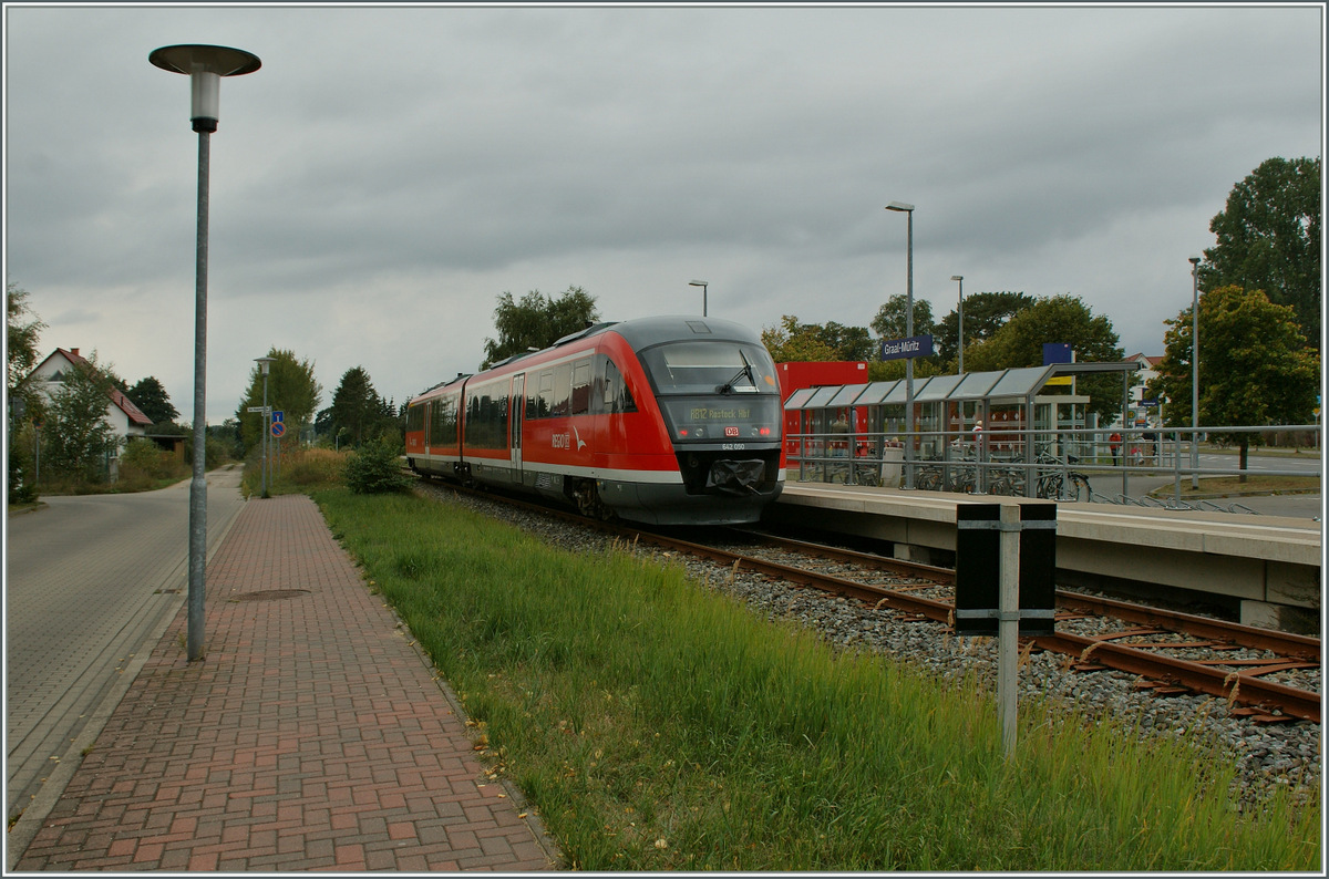 Der VT 642 000 als RB12 nach Rostock in an der Endhaltestelle der Strecke von Rostock Graal M�ritz.
22.09.2013