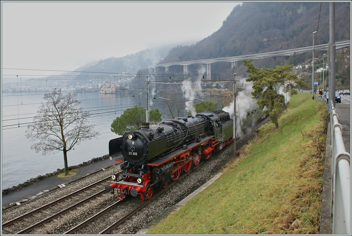 Die 01 202 kurz vor Villeneuve. 
18. Jan. 2014