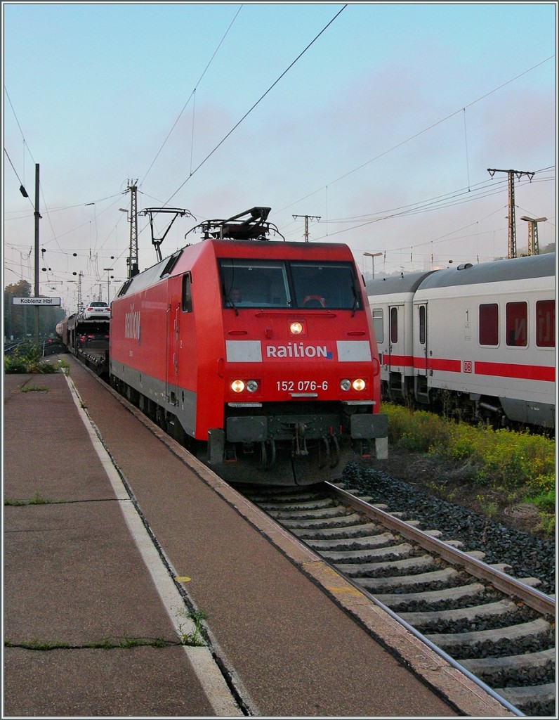 Die 152 076-6 mit einem G�terzug in Koblenz.
21. Sept. 2006
