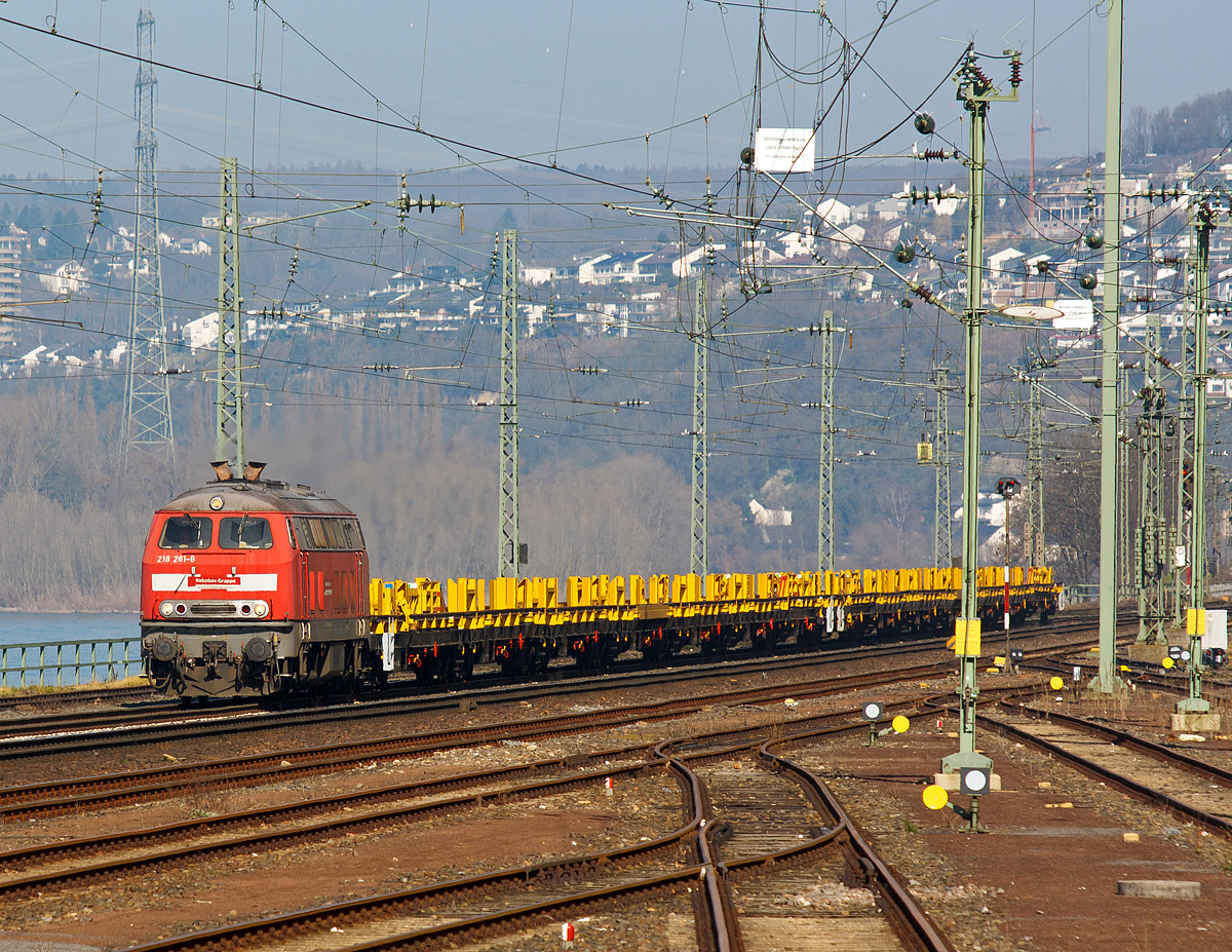 
Die 218 261-6 (92 80 1 218 261-6-D-DBG) der Bahnbau Gruppe (DB Gleisbau) fhrt am 09.03.2014 mit einem Langschienenzug durch Koblenz-Ehrenbreitstein in Richtung Sden (Rheinaufwrts). 