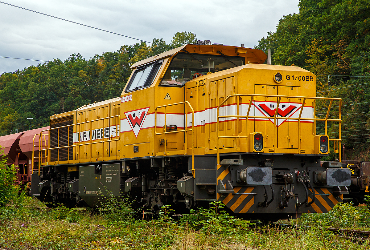 
Die 277 018-8 bzw. Wiebe-Lok Nr. 12 (92 80 1277 018-8 D-BLP) der BLP Wiebe Logistik GmbH steht 21.09.2020 in Betzdorf (Sieg).

Die Vossloh MaK G 1700 BB wurde 2001 von Vossloh in Kiel 2007 unter der Fabriknummer 5001679 gebaut und an die BLP Wiebe Logistik GmbH geliefert.