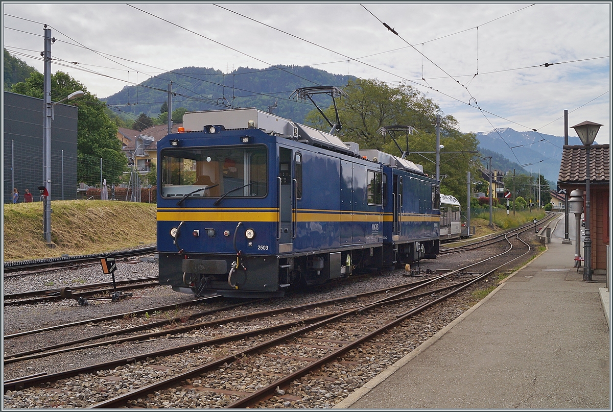 Die beiden MOB Gem 2/2 2502 und 2503 sind in Blonay für einen neuen Einsatz bereit.

3. Juni 2021