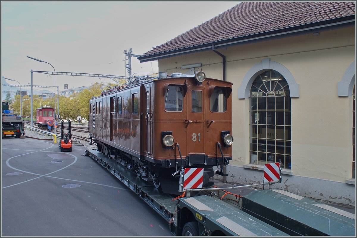 Die Bernina Bahn Ge 4/4 81 der Blonay-Chamby Bahn ist zurück! Nach einem gut einjährigen Aufenthalt in ihrer alten Heimat ist die Lok am 18. Okt. 2022 in Vevey eingetroffen und bereits für den Saisonabschluss  La DER du Blonay-Chamby  eingeplant. 

18. Oktober 2022
