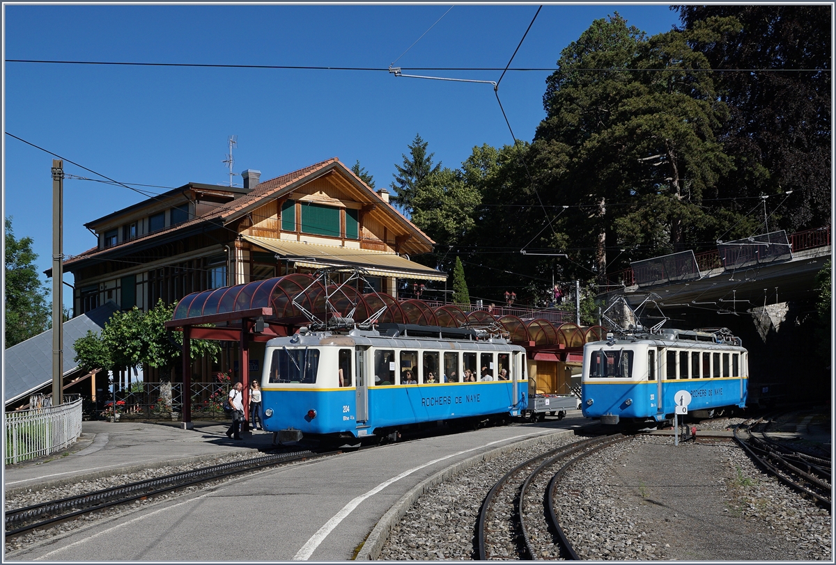 Die Bhe 2/4 204 und 203 in Glion.
3 Juli 2016