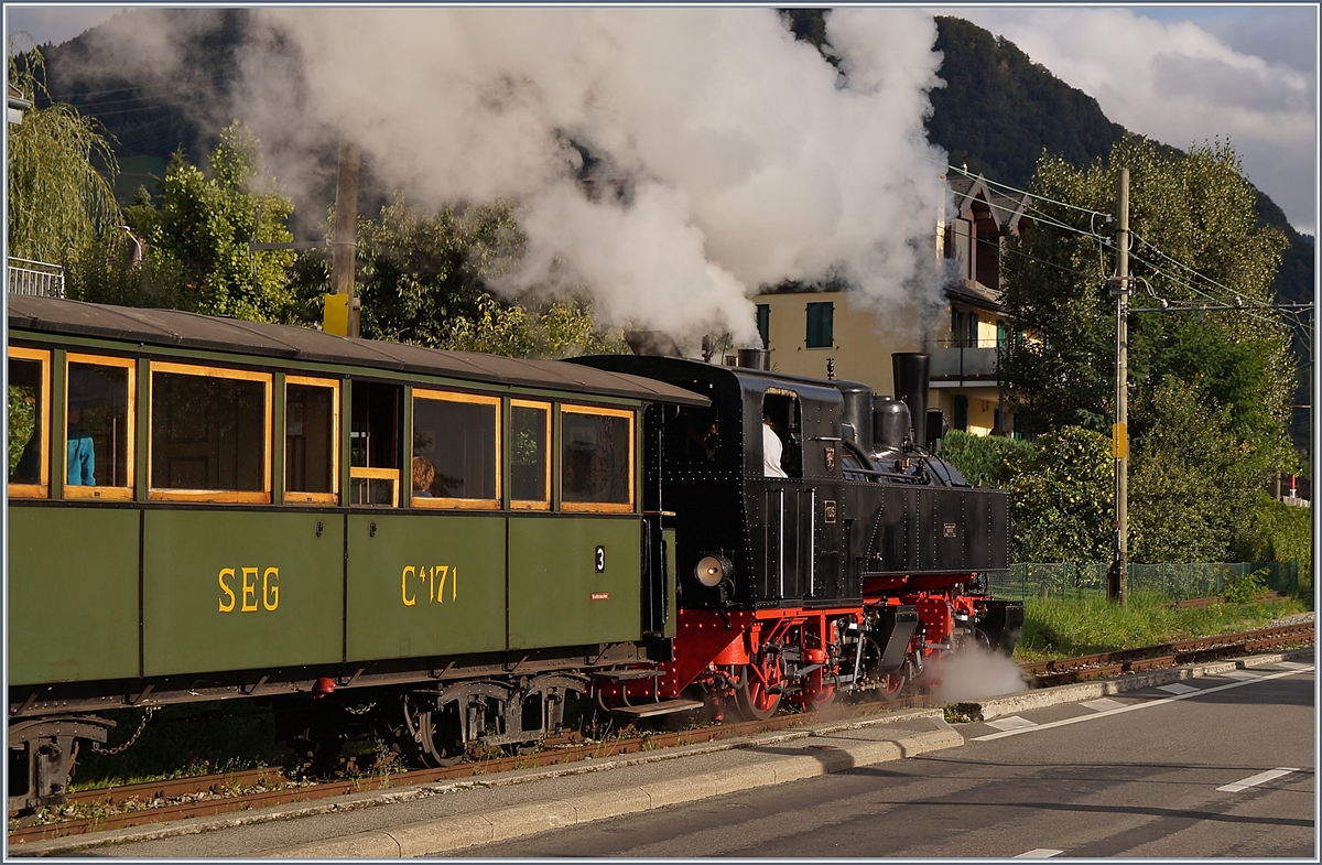 Die Blonay-Chamby Bahn G 2x 2/23 105 verlässt Blonay in Richtung Chamby.

5. Okt. 2019