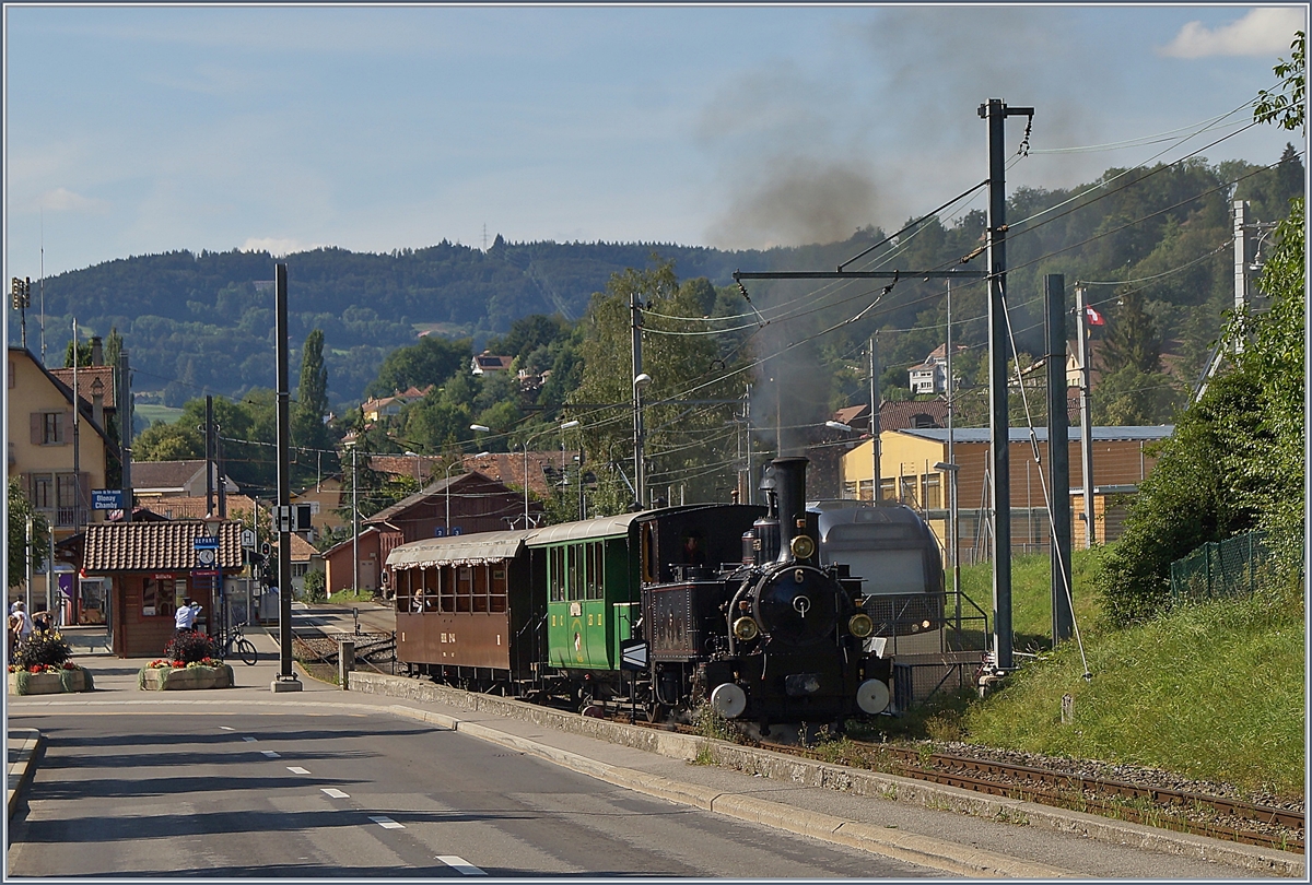 Die Blonay-Chamby G 3/3 N° 6 verlässt Blonay in Richtung Chaulin mit ihrem Dampfzug. 

3. August 2019