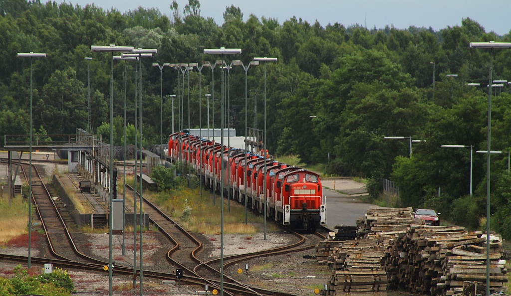 Die  Brücken-Version  der abgestellten V90er(BR 290 291 und 295) im Gbf Maschen, auf bahnamateurbilder und rail-fun-pics.startbilder.de sind die einzelnen Aufnahmen der Loks zu sehen. Maschen 29.06.2013