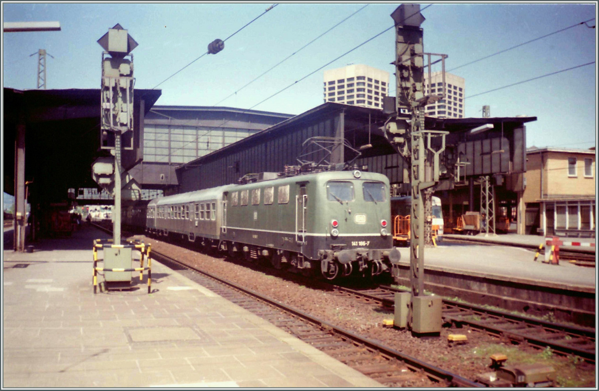 Die DB 141 186-7 in Mainz Hbf.
Scann/18.05.1992