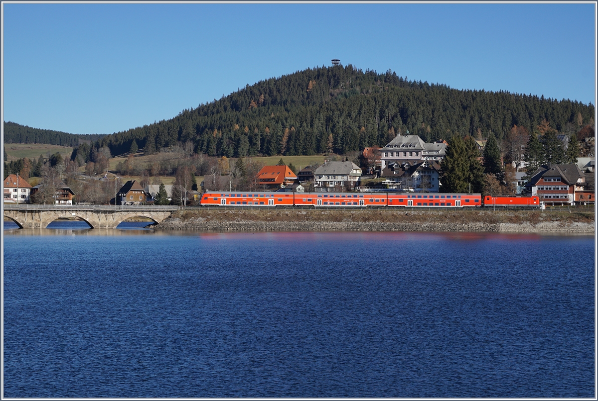 Die DB 143 332-5 hat Schluchsee in Richtung Freiburg verlassen.
29. Nov. 2016