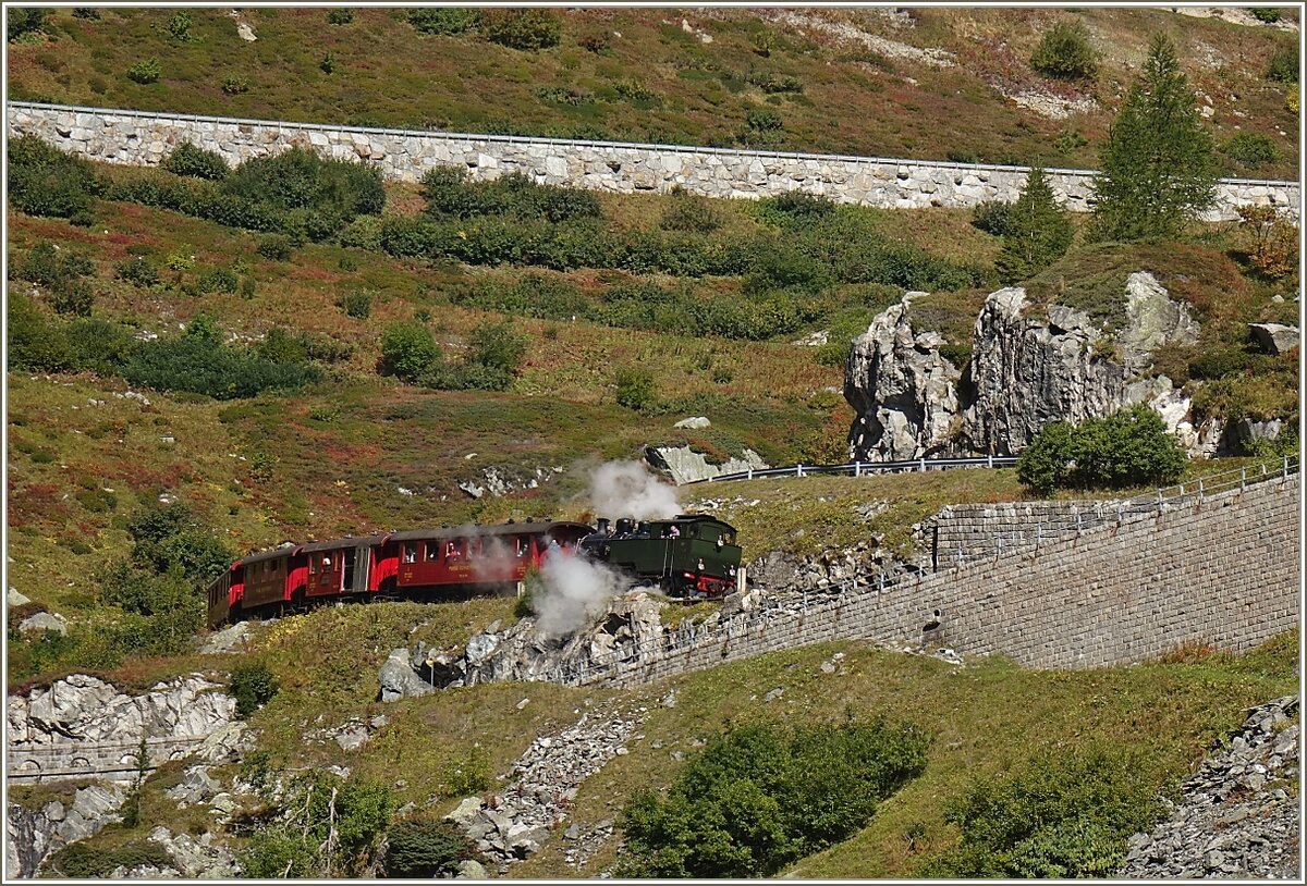 Die DFB HG 4/4 704 mit dem Dampfzug auf der Furkastrecke unterwegs
(30.09.2021)
