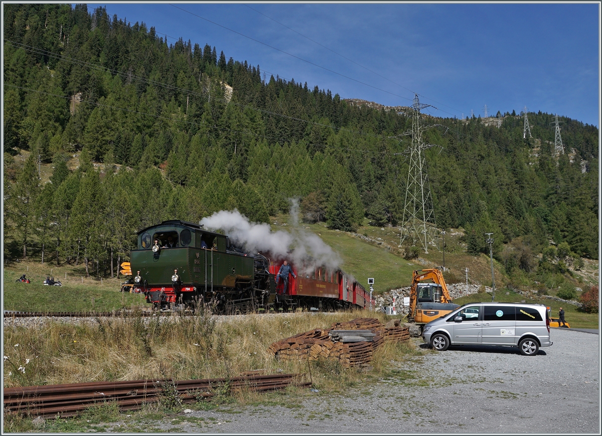 Die DFB HG 4/4 704 erreicht mit dem Dampfzug 133 von Realp kommend nun das Ziel Oberwald. 

30. Sept. 2021