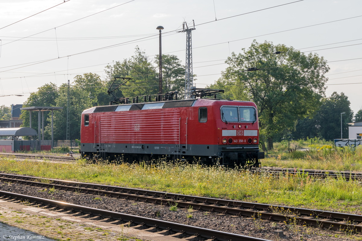 Die Düsseldorferin 143 358-0 kam solo aus Richtung Magdeburg durch Stendal gefahren. 07.08.2015