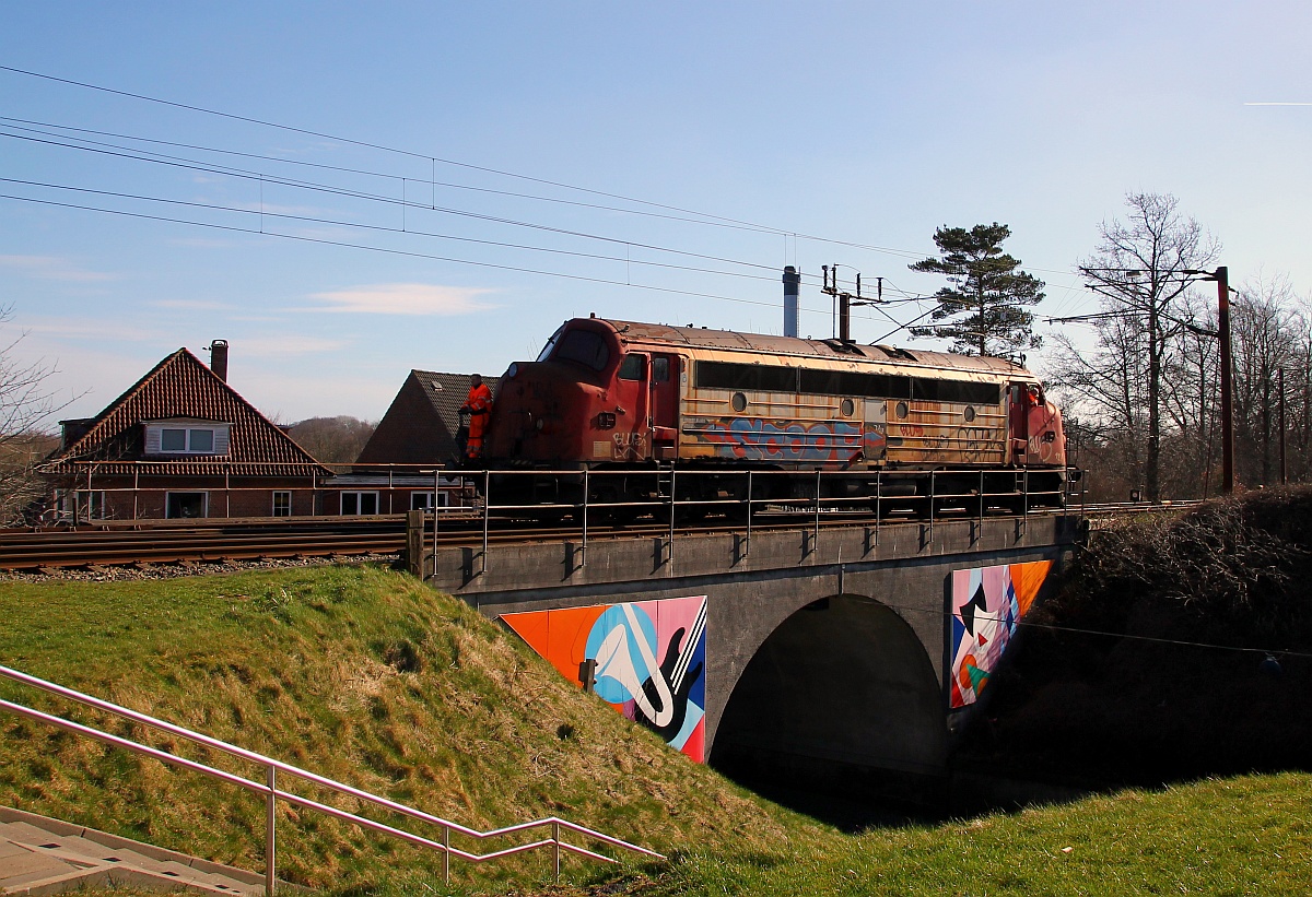 Die etwas weniger schöne Seite der Railcare Litra MY 1122 die eben einen KLV Zug bereit gestellt hat und nun zum tanken fährt. Padborg 08.03.2014