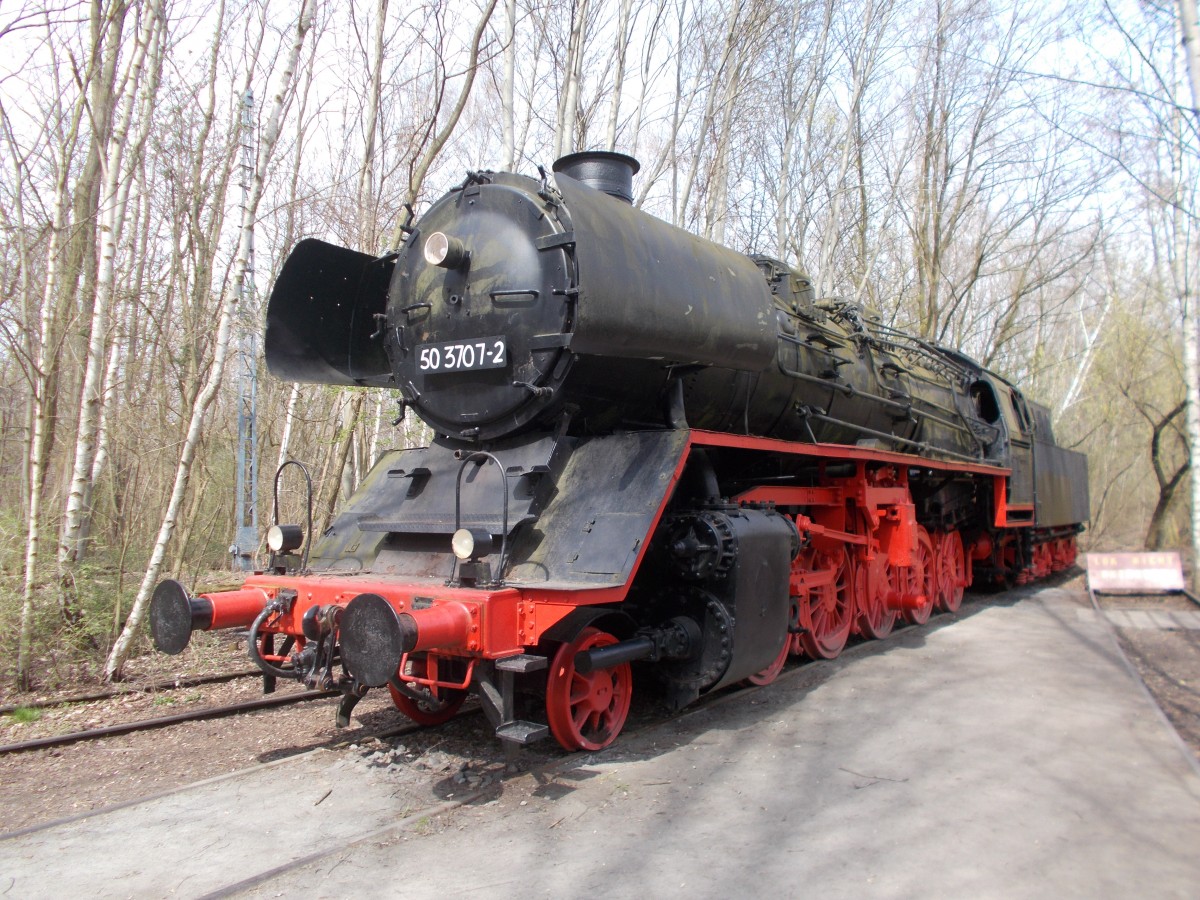 Die frühre Magdeburger 50 3707 im ehemaligen Bw Berlin Tempelhof.