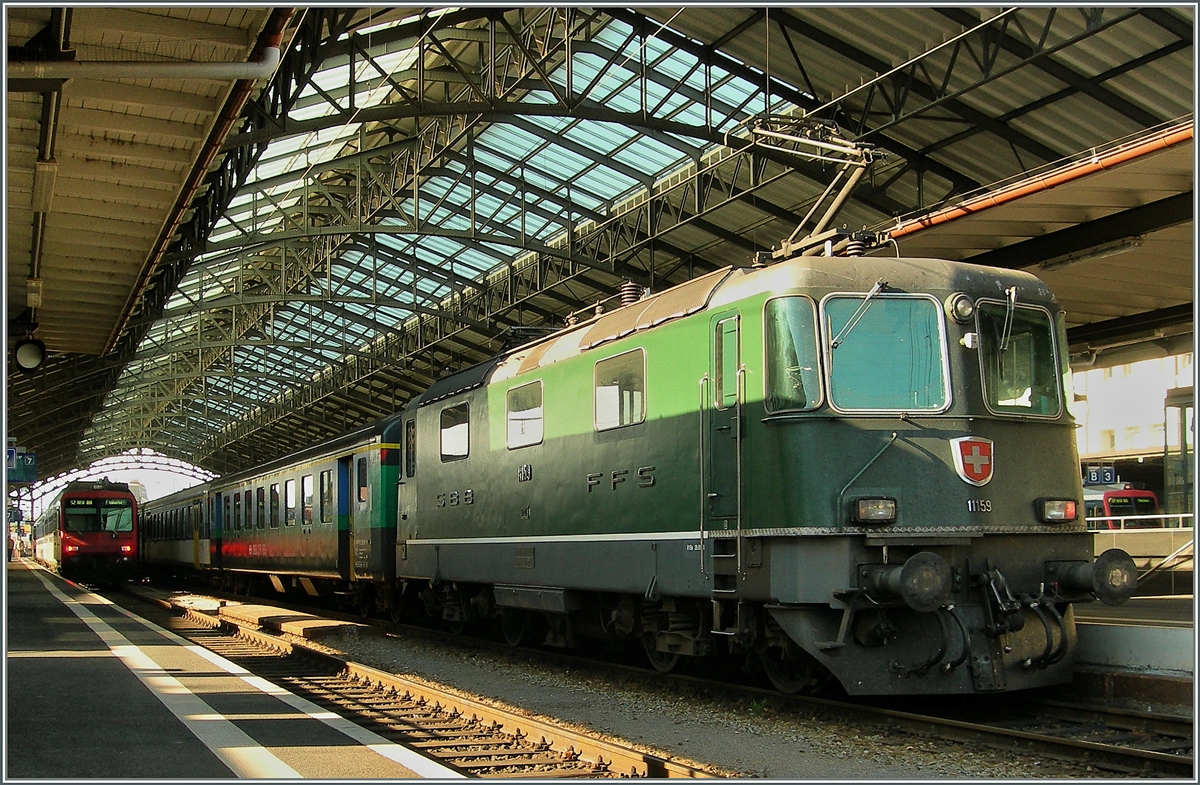 Die grüne Re 4/4 II 11159 in Lausanne.
13. März 2006