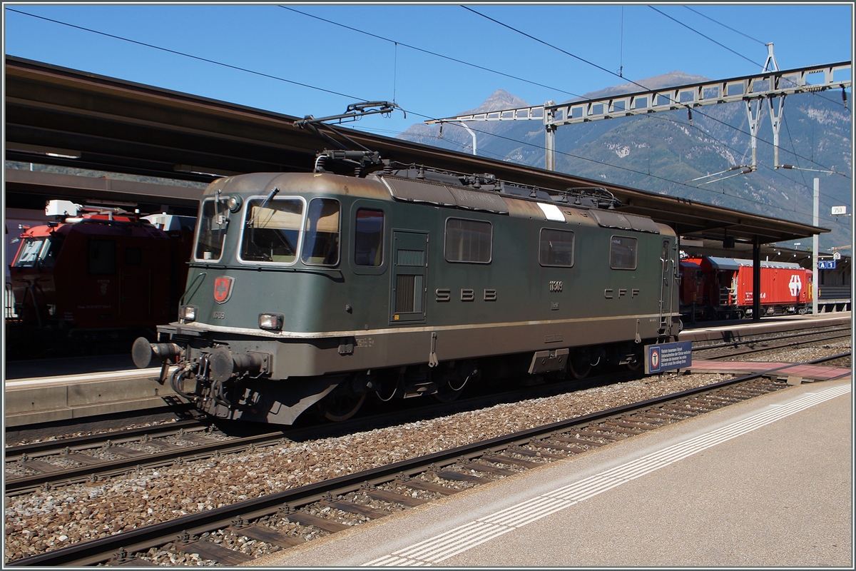 Die grüne SBB Re 4/4 II 11309 in Bellinzona. 
23. Sept. 2014