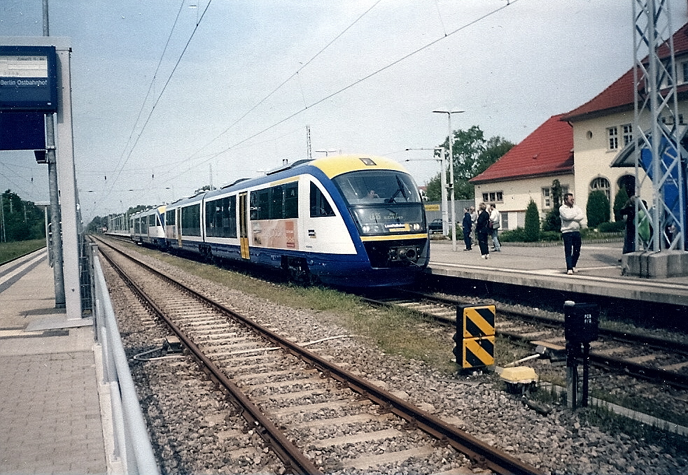 Die Lausitzbahn erreichte mit zwei Desiro aus Zittau kommend den Zielbahnhof Binz.Zur�ck ging es am selben Tag wieder nach Zittau.Dies war keine Sonderfahrt,die Lausitzbahn fuhr planm��ig zwischen Zittau und Binz.