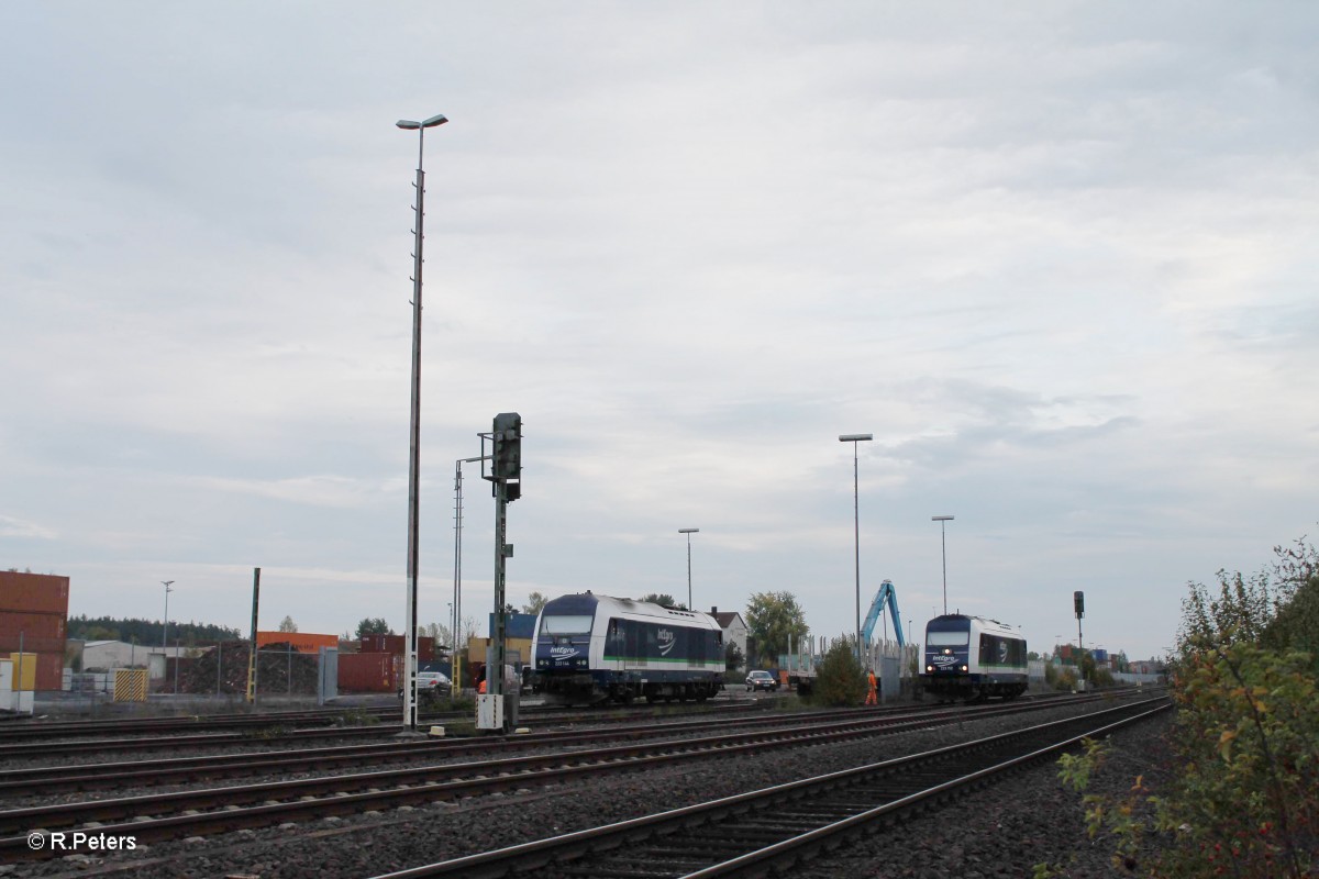 Die Lichter sind schon auf bei 223 144 und gleich gehts los mit der 223 152