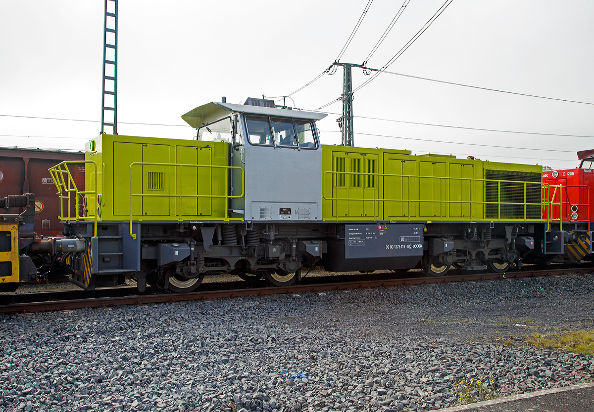 
Die LOCON 303 (92 80 1275 119-6 D-LOCON), ex Alpha Trains 1138, der LOCON Logistik & Consulting AG abgestellt am 15.10.2017 beim ICE-Bahnhof Montabaur. 

Die Vossloh G 1206 wurde 2001 von Vossloh in Kiel unter Fabriknummer 1001138 gebaut und an LC - Locomotion Capital Ltd. geliefert. 