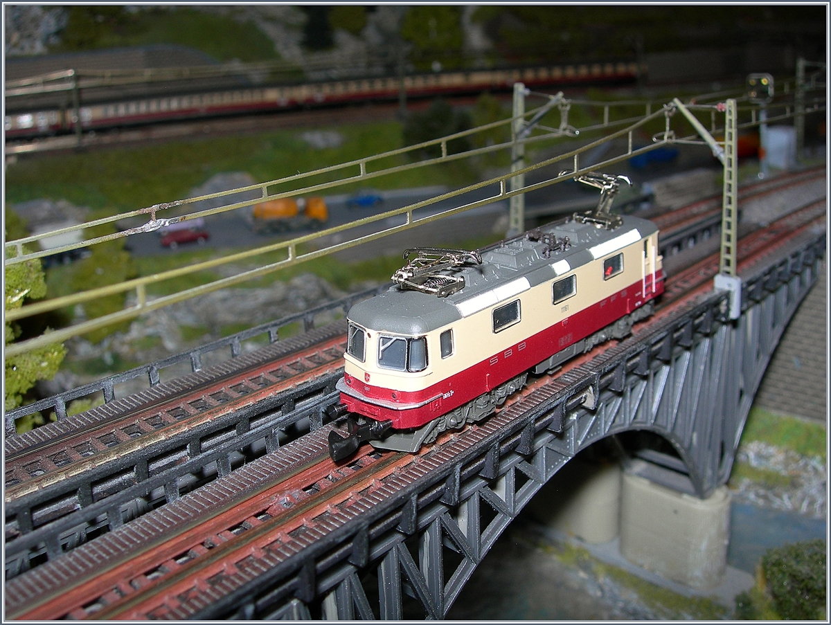 Die Märklin mini club Z Spur SBB Re 4/4 II 11161 auf Probefahrt.

21. Dez. 2019