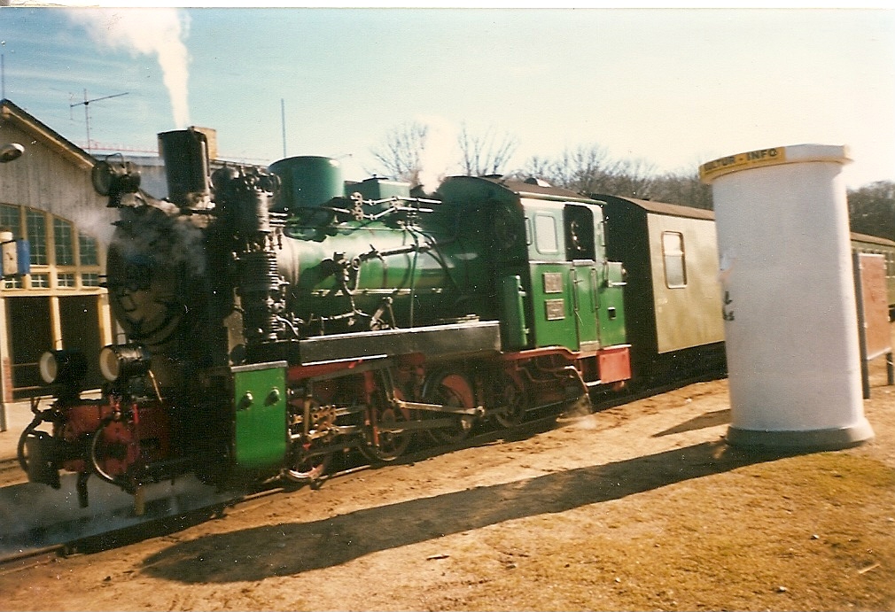 Die Mh52 (99 4632) wartete in Binz auf dem Gegenzug aus Putbus.
