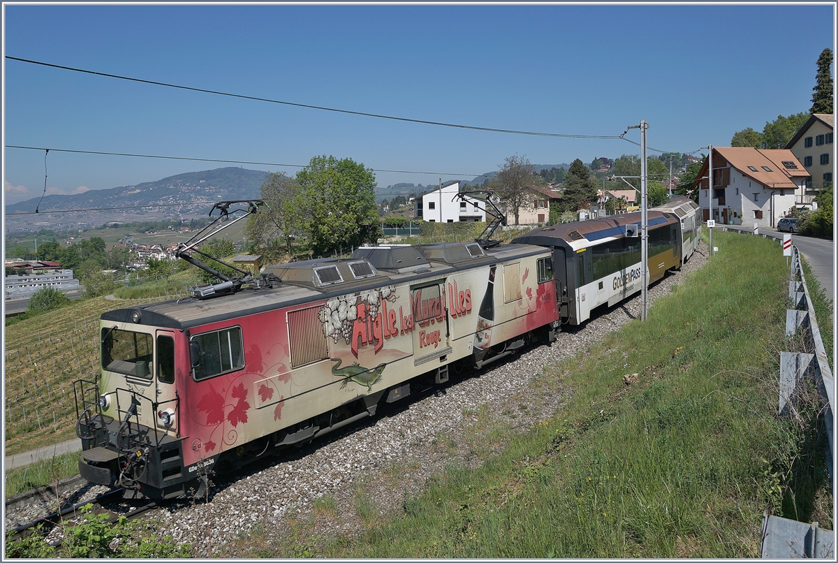 Die MOB GDe 4/4 6006  Aigles les Murailles  auf der Fahrt durch die Weinberge oberhalb von Montreux bei Planchamp. 

22. April 2020