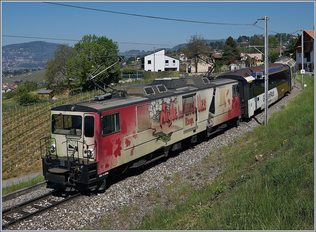 Die MOB GDe 4/4 6006  Aigles les Murailles  auf der Fahrt durch die Weinberge oberhalb von Montreux bei Planchamp. 

22. April 2020