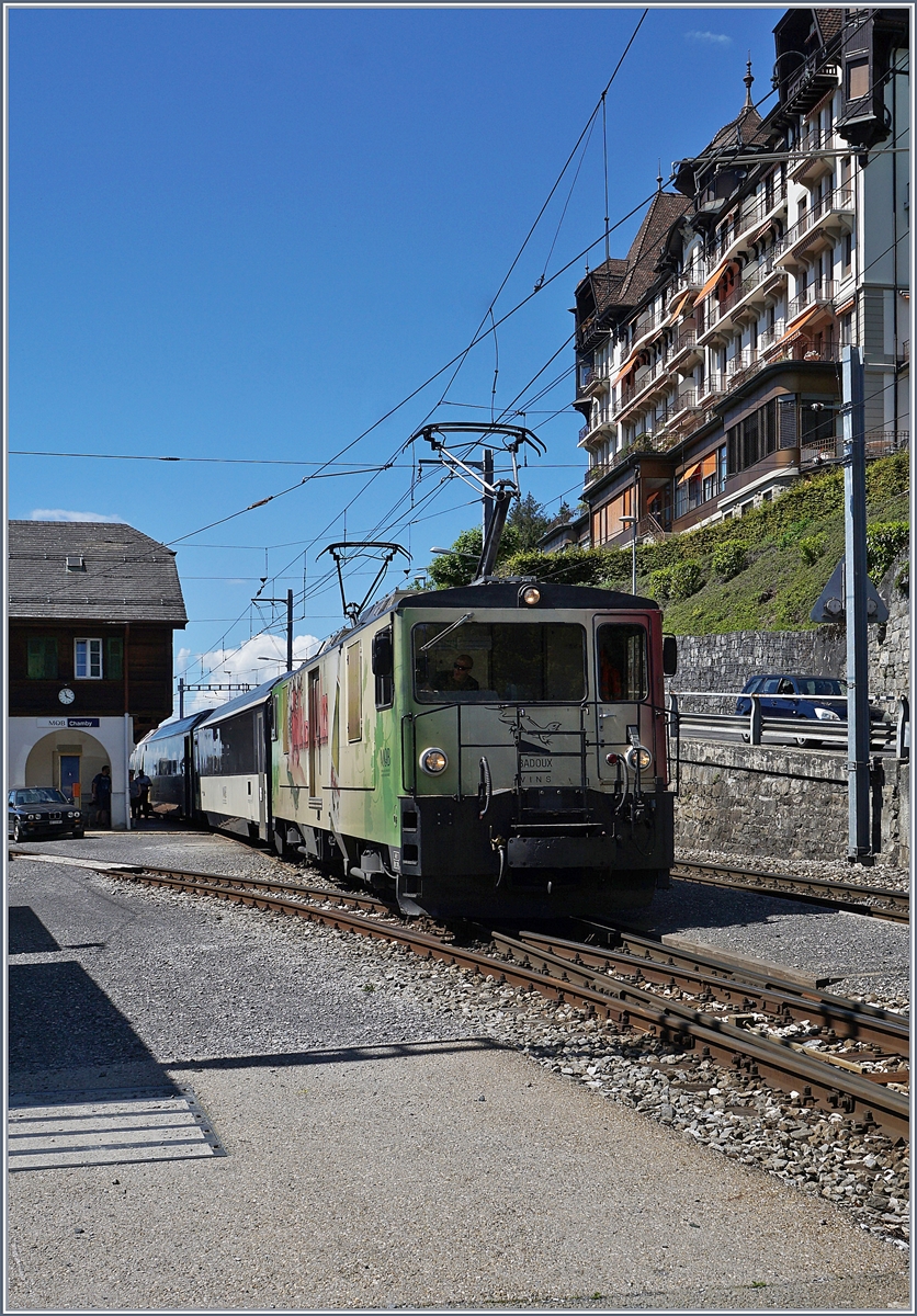 Die MOB GDe 4/4 6006 hat mit ihrem MOB Panoramic Express Chamby erreicht, wo nun den Gegenzug abzuwarten gilt. 

21. Juni 2020