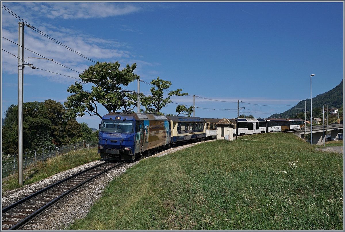 Die MOB Ge 4/4 mit ihrem Panoramic Express Zweisimmen Montreux bei Châtelard VD.

22. August 2018