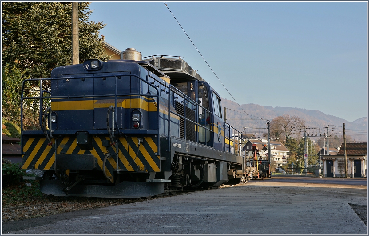 Die MOB Gm 4/4 2003 wartet in St-Légier Gare auf ihre nächsten Einsatz.

15. Dezember 2016 

