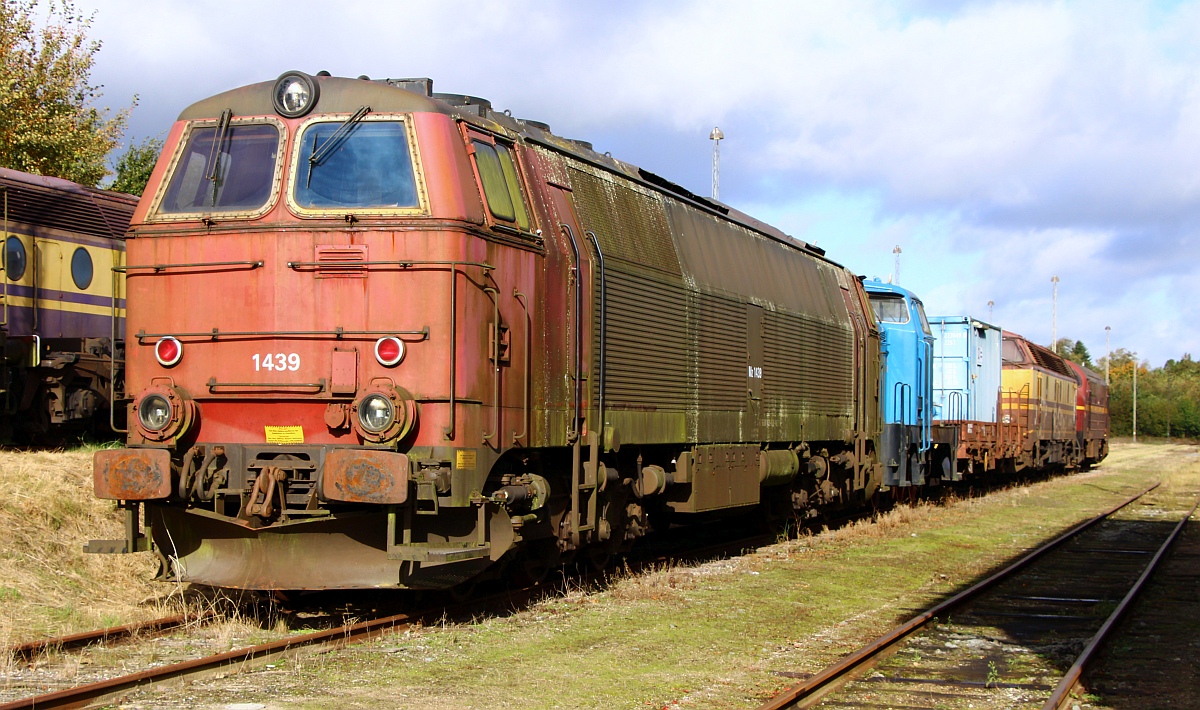 Die NEG Litra MZ 1439 die letzte Vertreterin der 3.Bauserie im Norden steht seit vielen vielen Monaten abgestellt in Pattburg. Ihre Patina gleicht der vor kurzem zerlegten MX 1030, der Rost zerfrisst sie so langsam, eine Aufarbeitung ist daher eher unwahrscheinlich. 16.10.2022