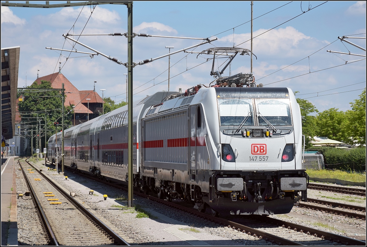 Die neue, leider neigetechniklose Gäubahn wagt sich erstmals auf die Strecke. Konstanz, Juli 2018.