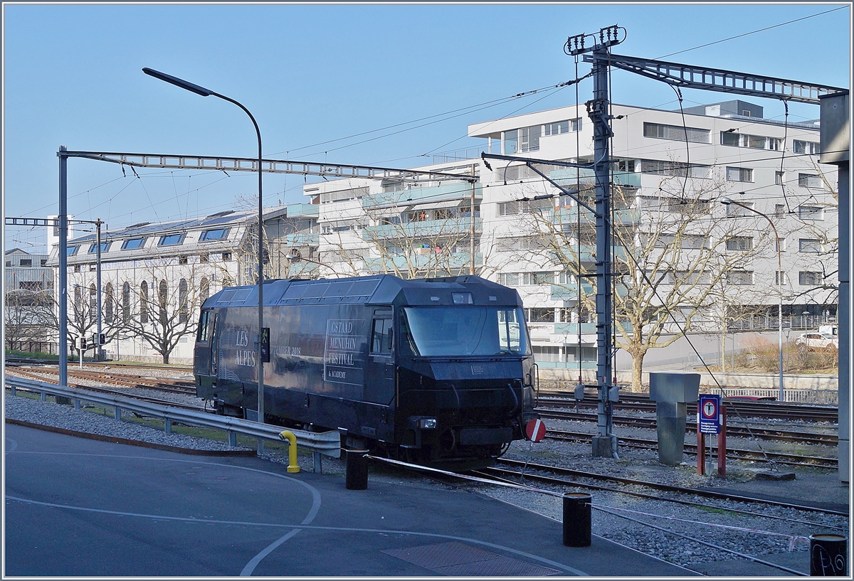 Die noch MOB Ge 4/4 8003 auf dem Weg zur RhB Ge 4/4 III, beim Warten in Vevey auf den Abtransport.

31. März 2019
