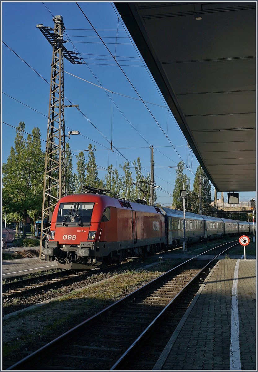 Die ÖBB 1116 091 erreicht mit ihrem Nighjet ihr Ziel Bregenz.

26. Sept. 2018