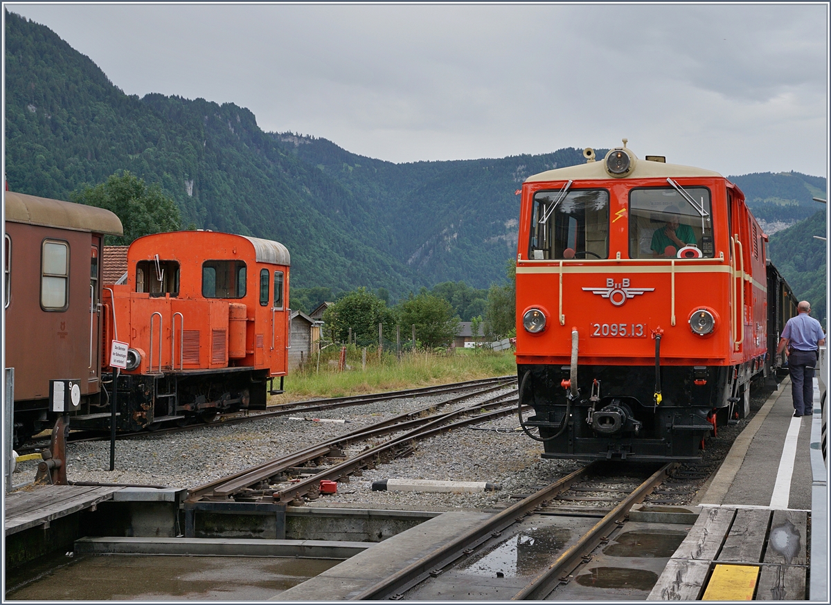 Die ÖBB 2092.01 (HF 130-C) und die ÖBB 2095.13, beide nun bei der BWB, in Bezau.
9. Juli