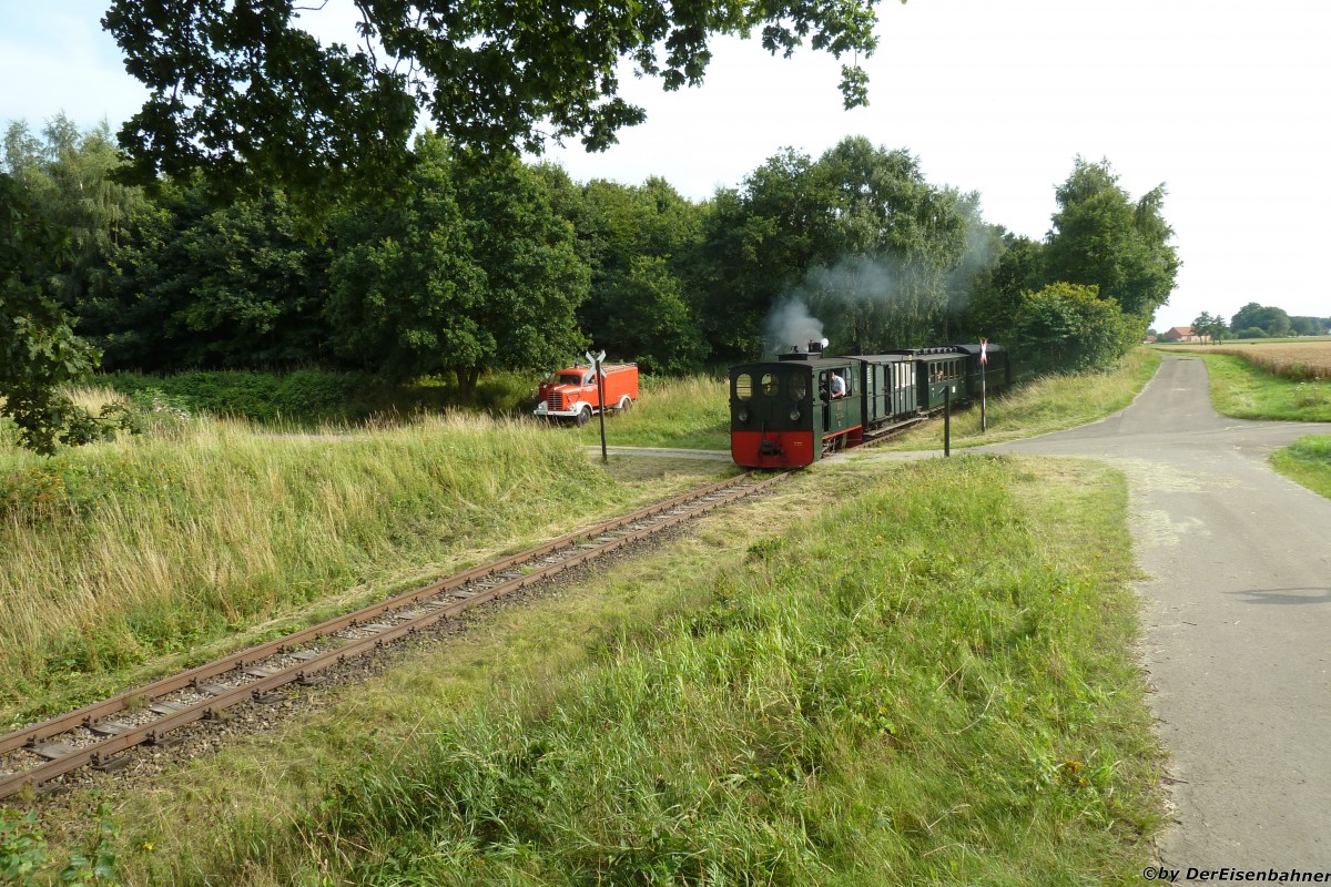 Die Plettenberg kommt aus Asendorf zurück. Hier zwischen 
Vilser Holz und Heiligenberg (am 01.08.2015)