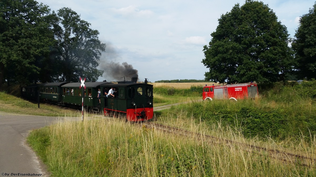 Die Plettenberg kommt aus Bruchhausen-Vilsen richtung Asendorf.
Hier zwischen Vilser Holz und Heiligenberg (am 01.08.2015)