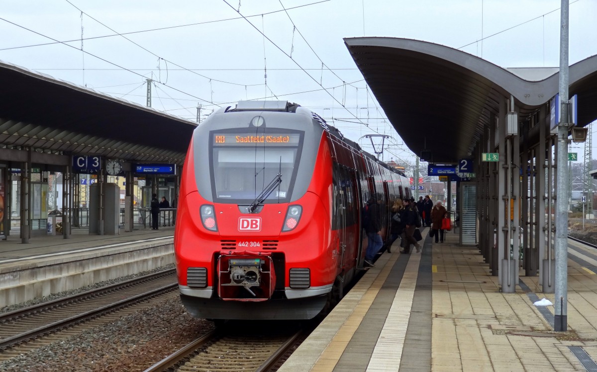 Die RB Bamberg-Saalfeld beim Aufenthalt in Lichtenfels.
Aufgenommen im Februar 2014.