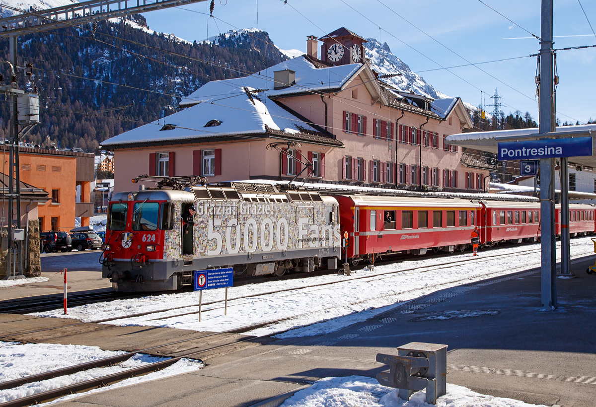 Die RhB Ge 4/4 II – 624 „Celerina/Schlarigna“ (seit 2014 mit Dank an die ber 50.000 Fans auf Facebook), ich gehre nun auch dazu, mit einem Regionalzug am 20.02.2017 im Bahnhof Pontresina.