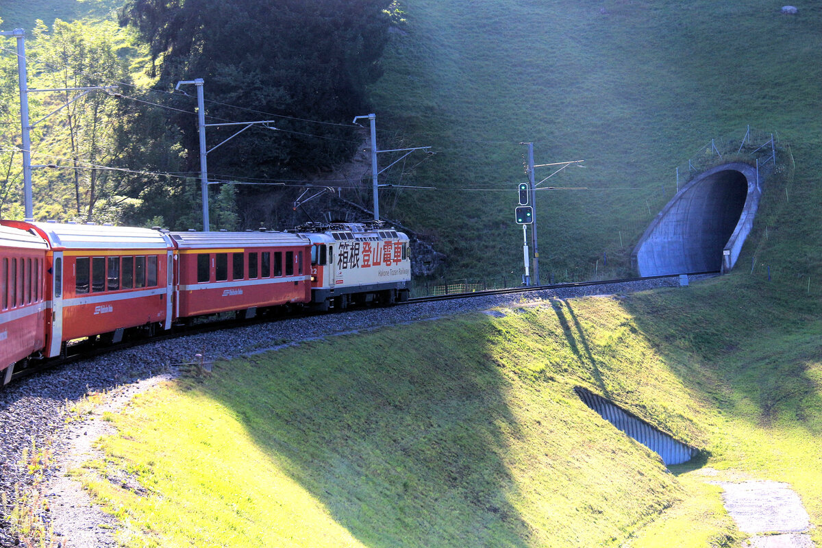 Die RhB Lok 622  Hakone Tozan Densha  zwischen Küblis und Saas, 24.August 2017 