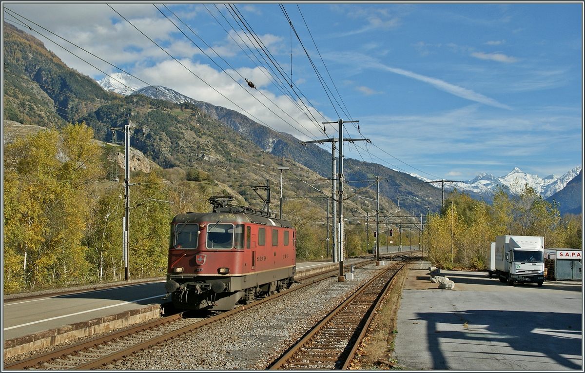 Die SBB Re 4/4 II 11318 in Raron.
7. Nov. 2013