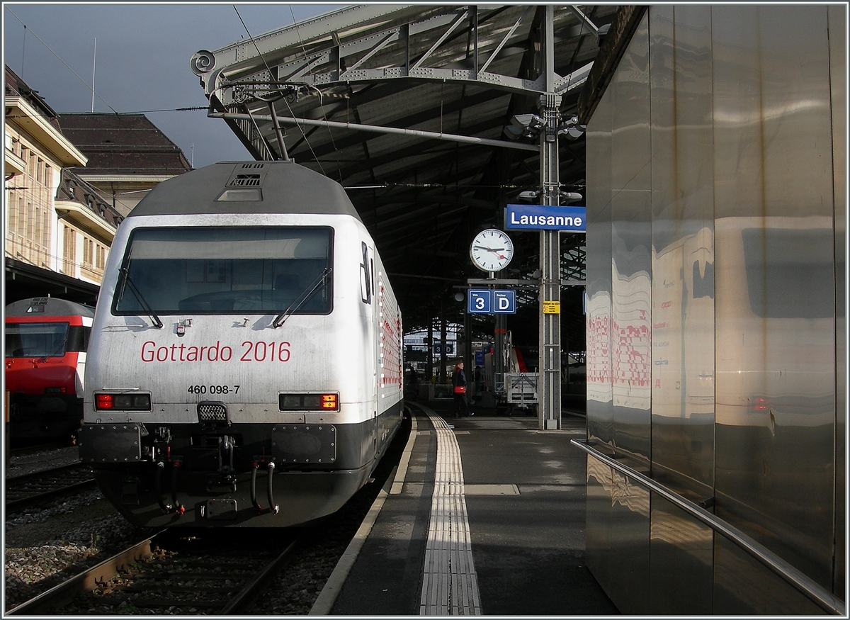 Die SBB Re 460 098-7  Biasca  in Lausanne.
4. Jan. 2016