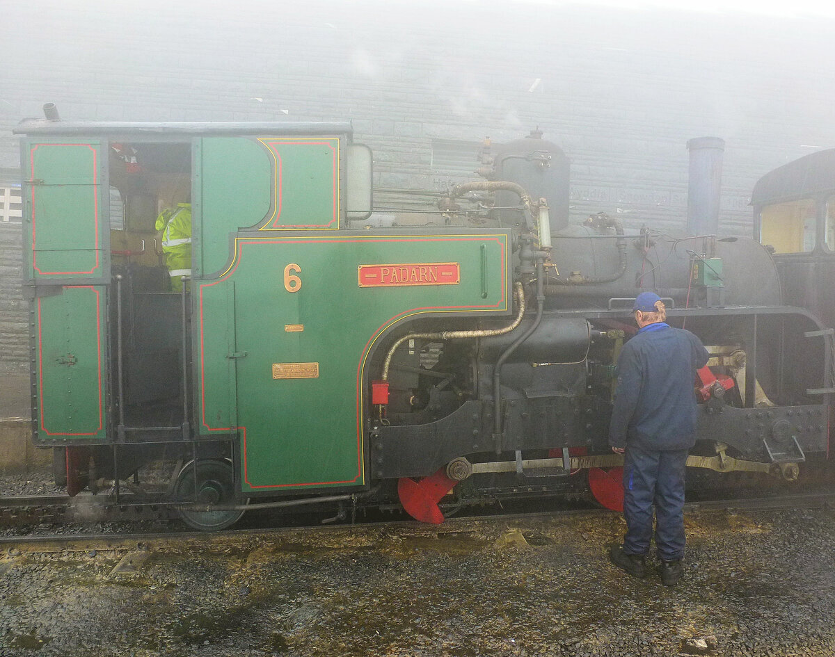Die in der Schweiz gebauten Lokomotiven der Snowdon Mountain Railway / Rheilffordd yr Wyddfa - Lok 6: Seitenansicht auf der Bergstation, 6.Juli 2012